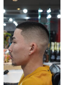 ツークツワンク バーバー 新宿(ZUG2WANG BARBER) ボーズフェード