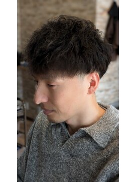 ジグザグ(ZigZag) 2ブロック刈上げ ツイストスパイラルパーマ