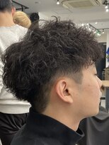 フイ 新宿3丁目(Hui)&nbsp;フェザーパーマ/グレーブルーカラー/刈り上げショートパンク