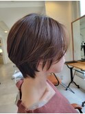 耳かけショートボブ　絶壁解消ヘア　クビレショート