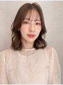 大人ガーリーダークアッシュミディアムレイヤーカット小顔