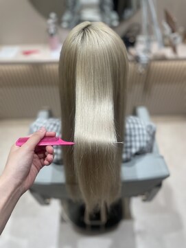 テラバイルヴェール 各務原(TERRA by LeVert) 質感で魅せるホワイトシルバー