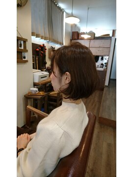 ケアルタイム(Curel time) 動きのあるミディアムボブ