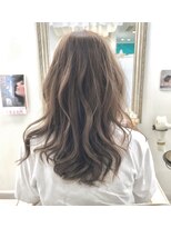 ヘアーアンドメイク ドレス(DRESS)&nbsp;巻き髪ロングヘア