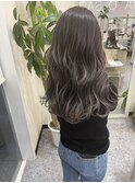 スモーキーグレージュ