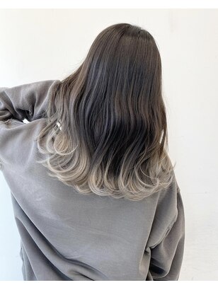 2025年春】シルバーグレージュの髪型・ヘアアレンジ｜人気順 