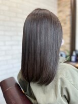 ハサミバイアトリエナガノ 千葉(8sami by atelier nagano)&nbsp;ショートボブ/センターパート/ツヤ髪/グラデーション/イヤリング