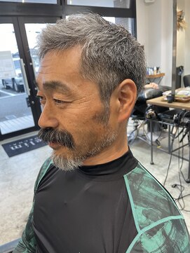 アン(un) 短髪