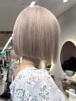 ソル ジングウマエ(SOL JINGUMAE)&nbsp;ミルクティーベージュダブルカラーインナーカラーショートボブ