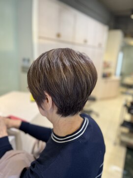 モア 下通店(MORE) 白髪をぼかしてオシャレな髪型へ