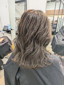 ナンバースリー 溝の口店(Number Three) グレージュ