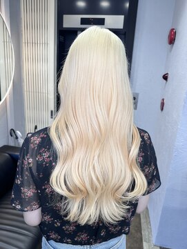 ジゼル(GiseL) 抜きっぱなしブロンドヘア