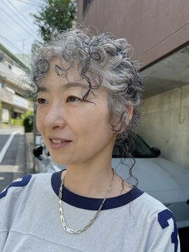 ナループロアオハナ(Nalu pu loa ohana) ハードパーマ/スパイラルパーマ/パーマ/原宿/表参道