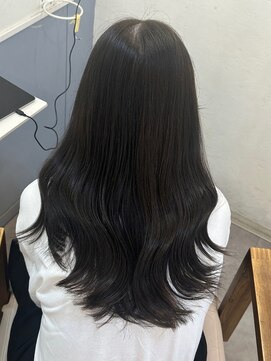 トッカ ヘアアンドトリートメント 難波店 暗めのダークグレーで透明感☆