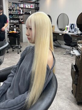 エミーバイモアムー(Emmie byMoremuu) ブロンドカラー