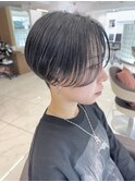 黒髪でもかっこかわいいハンサムショート