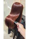 髪にドラマを。髪質改善トリートメント&艶髪ワインレッドカラー