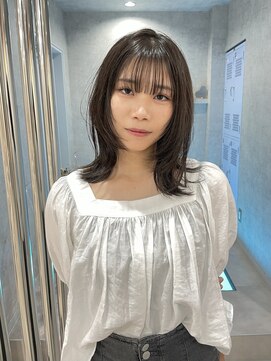 シー(shii..) 《shii../内城》#顔まわりレイヤー #くびれヘア