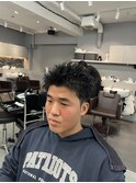 黒髪刈り上げショート