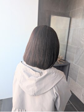 メゾン アヴァロ(Maison Avallo) 暗めのピンクブラウンカラー