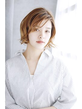 シュシュット(chouchoute) 吉祥寺3分黒髪ホワイトアッシュショートパーマエアリーミディ070