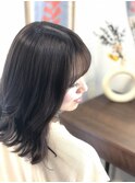透明感あふれるミディアムヘア!グレーアッシュ!