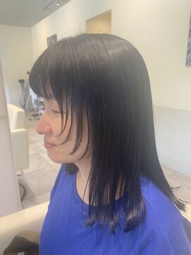 サーラ(sara) 顔周りのレイヤー◎ミディアムロングヘア