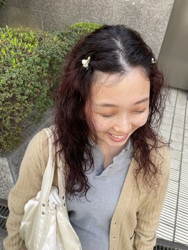 バド(bado) 暖色カラーに前髪アレンジ