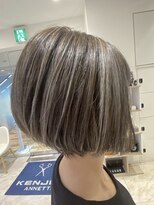 ブラウン(Brown)&nbsp;首が綺麗に見えるボブ×白髪ぼかしハイライト