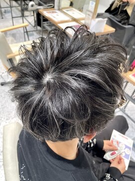 ゼストララ(ZEST Lara) 【YUICHI】メンズホワイトメッシュ！【吉祥寺】