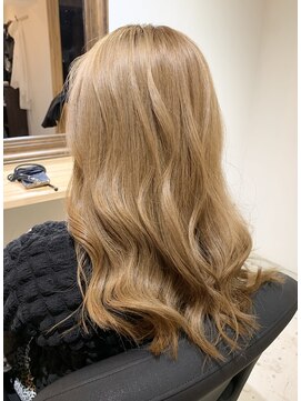 トラオム(Traum) ミルクティーベージュ