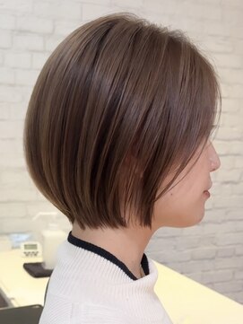 ソワネ 表参道(soigne) 表参道大人ショートボブ顔周りレイヤーカットくびれショート40代