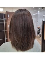 ブレス ザモール郡山店 赤味をおさえてクールなイメージ
