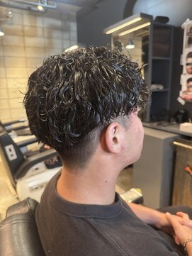 フランクスバーバー アンド ビアークラブ(FRANK'S BARBER and BEER CLUB) パーマ&フェード