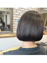 ポタム 東中野(potamu)&nbsp;襟足ギリギリ前下がりボブ