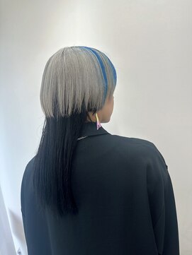 ラベスト バイ セロ 池袋メトロポリタン前(LOVEST by CERO) シルバー×ブルー