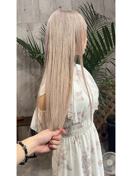 ホワイトベージュ