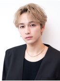 メンズカットミルクティベージュリバースセンターパートショート