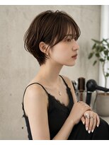 ロア 江坂(LOA)&nbsp;どの角度から見ても褒められるシルエットに