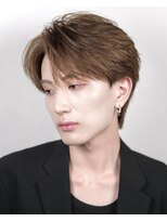 オーシャントーキョー 原宿(OCEAN TOKYO)&nbsp;韓国風センターパートカルマヘアフェザーパーマアッシュブラウン