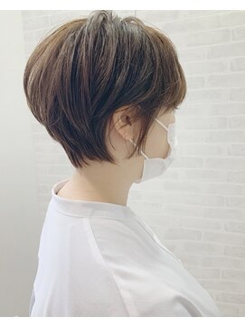 エミュスト(Emuest) 骨格補正カット