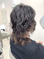 ソソ(soso)&nbsp;sosoウルフカット×ハードパーマ