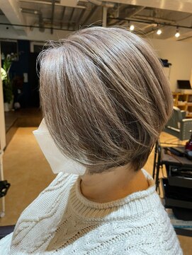 アヤメ 巣鴨店(ayame) (ayame巣鴨)白髪生かし_ショートボブ_ベージュ_艶髪_巣鴨