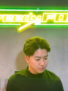 グリーディーフォックス 代々木(Greedy FOX) 束感/コンマヘア/アップバング/ツーブロックマッシュ/フェード