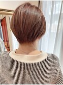 オン眉ショート　ナチュラルレイヤーシフォンベージュラソル浦和
