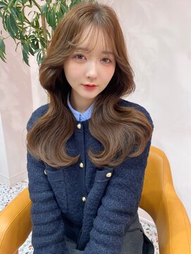 ボタン シブヤ(VOTAN SHIBUYA) ベージュ/韓国ヘア/渋谷/レイヤー/顔まわり/前髪