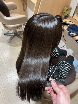 アンフィ 東京(Amphi) 春に向けて♪ふんわりオリーブグレージュ!!