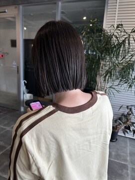 アールフランプラス(arFranc+) 切りっぱなしボブ