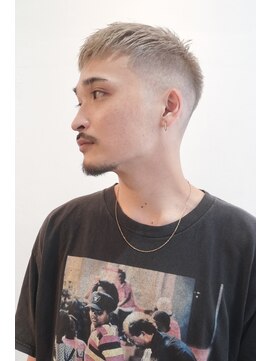 アイダブリューティー ヘア デザイン(IWT hair design) ホワイトブロンドクロップフェード【大名/メンズカット】