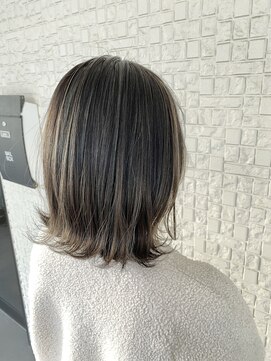 テラスヘアヴィラ 新潟駅南(TERRACEhairVilla) 【白髪ぼかし】大人のナチュラルハイライト